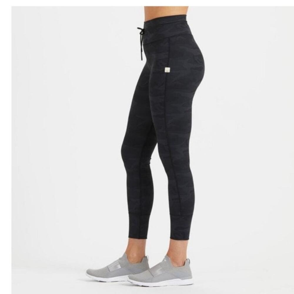 Vuori Black Camo High Rise Jogger Leggings Yoga Athleisure Women's Medium